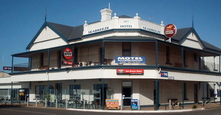 Seabreeze Hotel - Maitland Accommodation 1