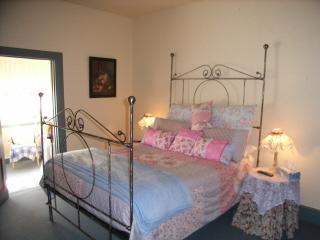 All Saints And Sinners Colonial B&B - Maitland Accommodation 2
