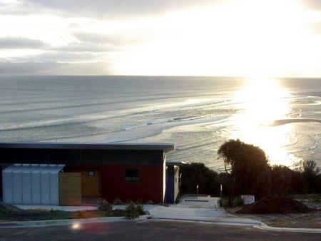 Freycinet Beach Apartments - Maitland Accommodation 0