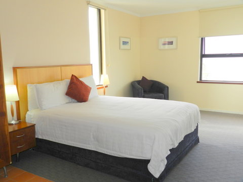 Ocean Beach Hotel - Maitland Accommodation 1