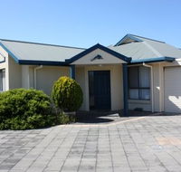 Robe Dolphin Court Apartments - Maitland Accommodation