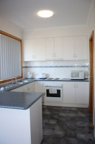 Robe Dolphin Court Apartments - Maitland Accommodation 1