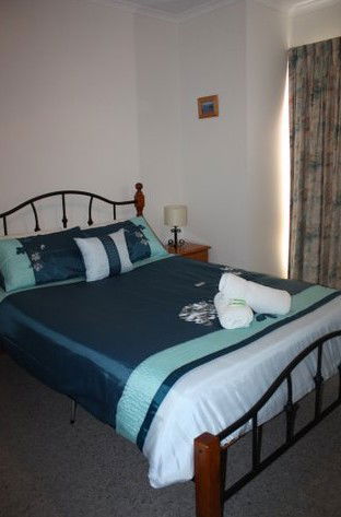 Robe Dolphin Court Apartments - Maitland Accommodation 2
