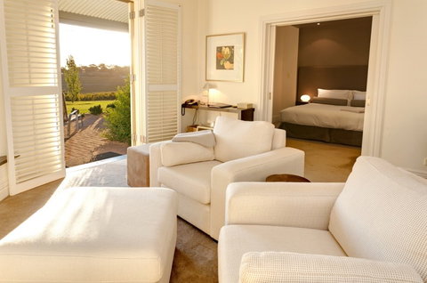 The Louise - Maitland Accommodation 4