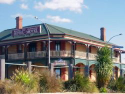 Streaky Bay Hotel Motel - Maitland Accommodation 0