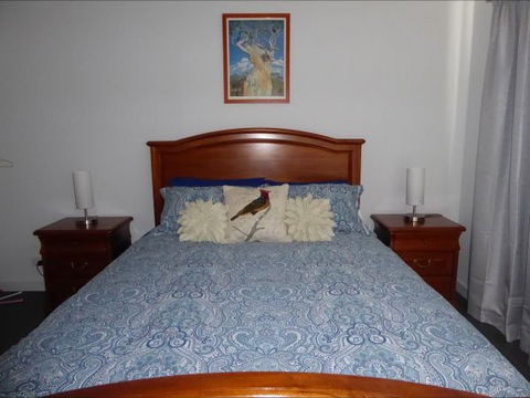 Adelaide Holiday House - Maitland Accommodation 1