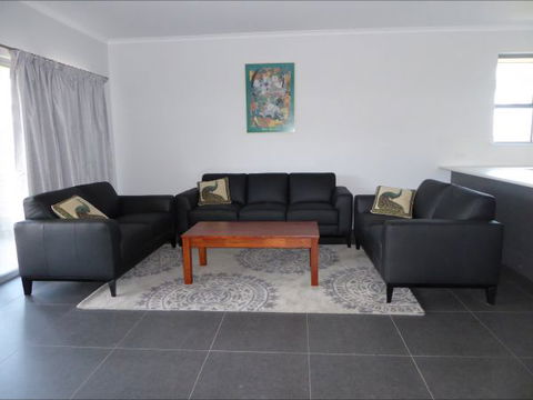 Adelaide Holiday House - Maitland Accommodation 5