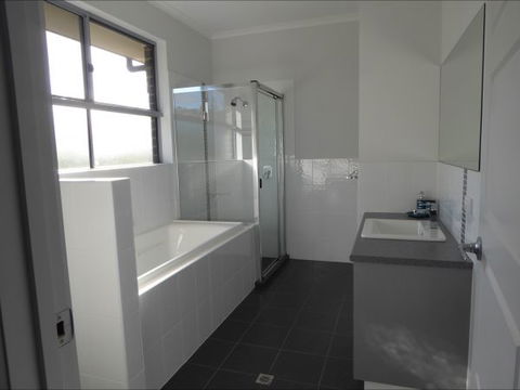 Adelaide Holiday House - Maitland Accommodation 7