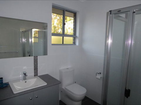 Adelaide Holiday House - Maitland Accommodation 8