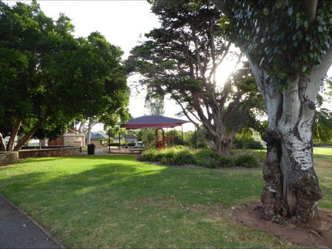 Adelaide Holiday House - Maitland Accommodation 9