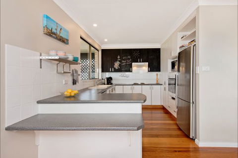 Apricari - Maitland Accommodation 6