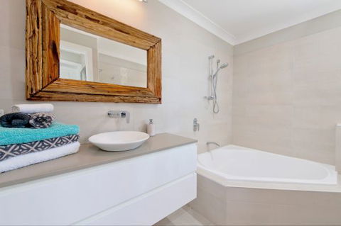 Apricari - Maitland Accommodation 8