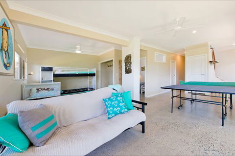 Apricari - Maitland Accommodation 9