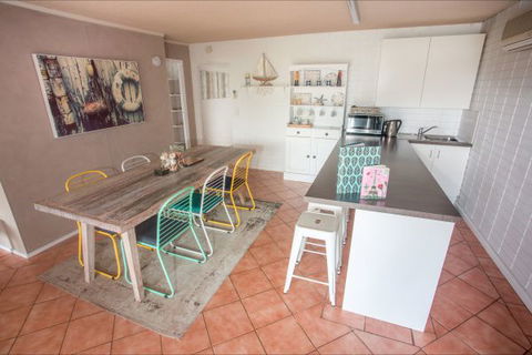 Arlingtons Accommodation - Maitland Accommodation 4