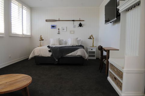 Atlantic Geelong - Maitland Accommodation 0