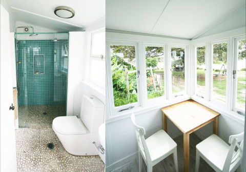 Aurora Beachfront Cottage - Maitland Accommodation 5