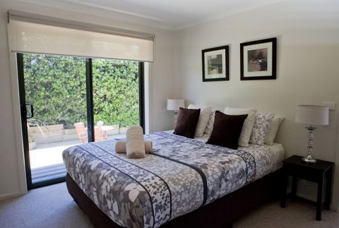 C-Deck Beach House Apartment - Maitland Accommodation 1