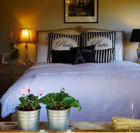 La Perrie Chalet Bed and Breakfast - Maitland Accommodation