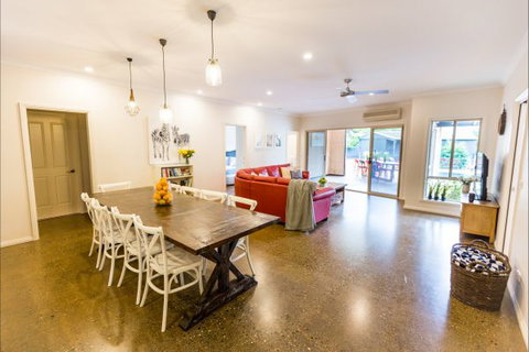La Flotte - Maitland Accommodation 1