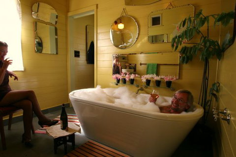 Shurdingtons Cottage - Maitland Accommodation 2