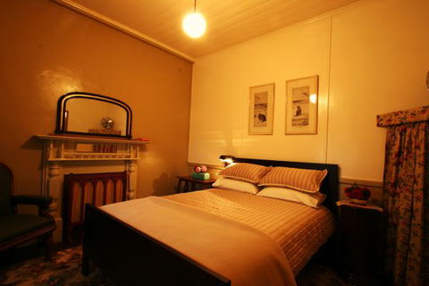 Shurdingtons Cottage - Maitland Accommodation 3