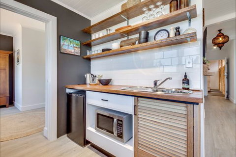 Stranded Beach Stay Yeppoon - Maitland Accommodation 6