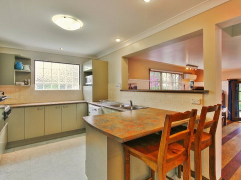 Aqua Flora - Maitland Accommodation 5