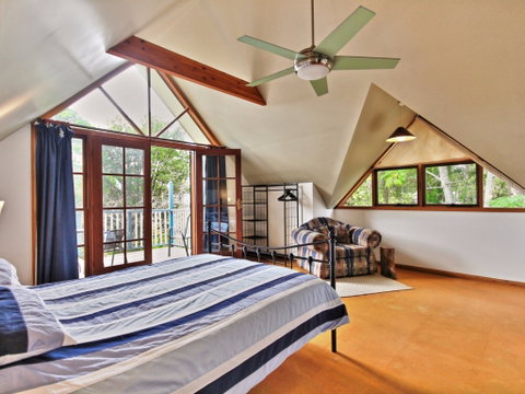 Aqua Flora - Maitland Accommodation 6