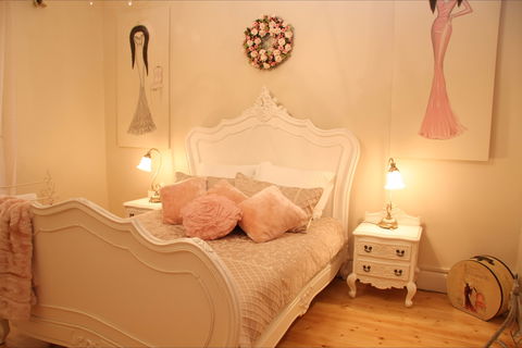 Azalea Cedar-Rose Villa - Maitland Accommodation 1
