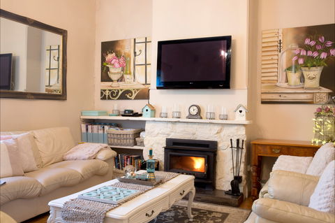 Azalea Cedar-Rose Villa - Maitland Accommodation 4