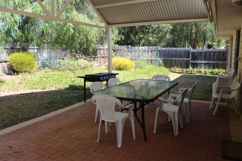 BeachnBush - Maitland Accommodation 9
