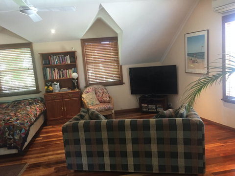 HJapartments - Maitland Accommodation 2