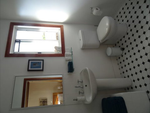 Le Piaf On Treasure Bed And Breakfast - Maitland Accommodation 3