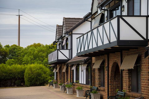 Mick O'Shea's - Maitland Accommodation 0