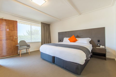 Mick O'Shea's - Maitland Accommodation 1