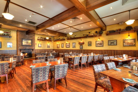 Mick O'Shea's - Maitland Accommodation 7