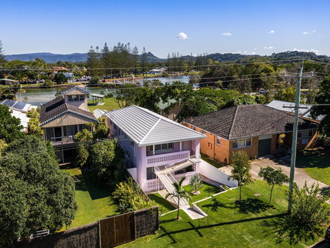 Sunset Beach - Summer Breeze - Maitland Accommodation 2