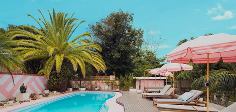 The Med Crescent Head - Maitland Accommodation 1