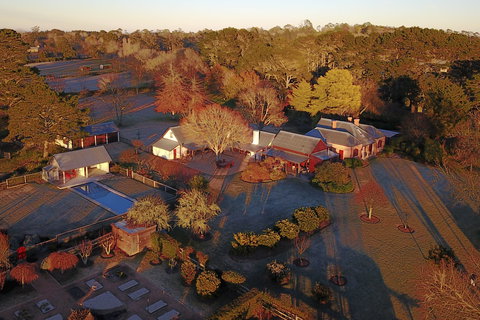 Vine Lodge Heritage Getaway - Maitland Accommodation 0