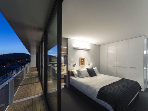 Avalon City Retreat - Maitland Accommodation 0