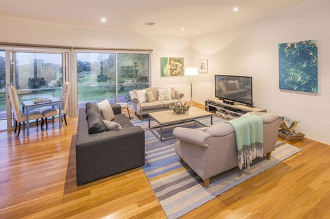 Bay Heaven - Maitland Accommodation 2