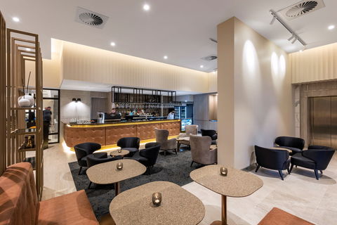 Deco Hotel Canberra - Maitland Accommodation 4