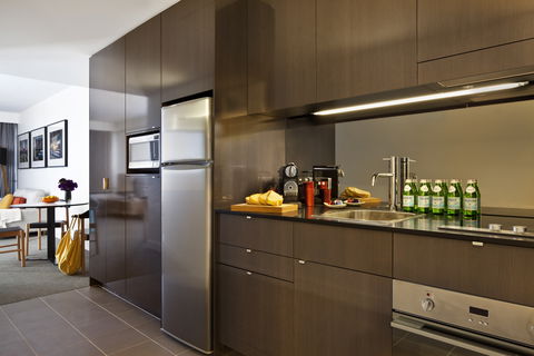 East Hotel + Apartments - Maitland Accommodation 1