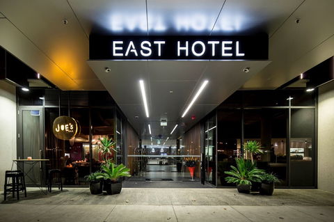 East Hotel + Apartments - Maitland Accommodation 7
