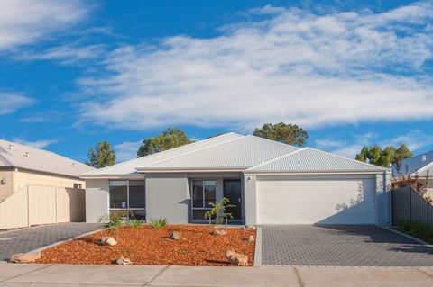 Fairway Isle - Maitland Accommodation 0