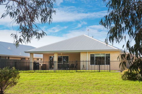 Fairway Isle - Maitland Accommodation 9