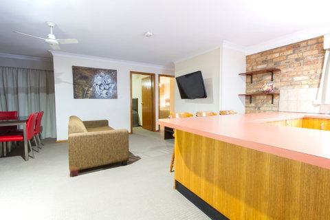 Harvest Lodge - Maitland Accommodation 9