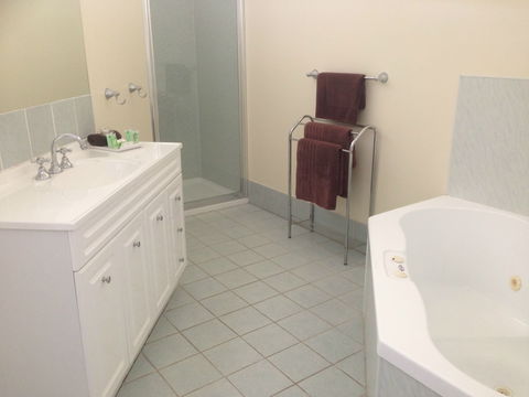 Meeniyan Motel And Bike Hire - Maitland Accommodation 5