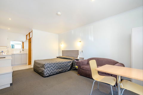 Werribee Motel & Apartments - Maitland Accommodation 1