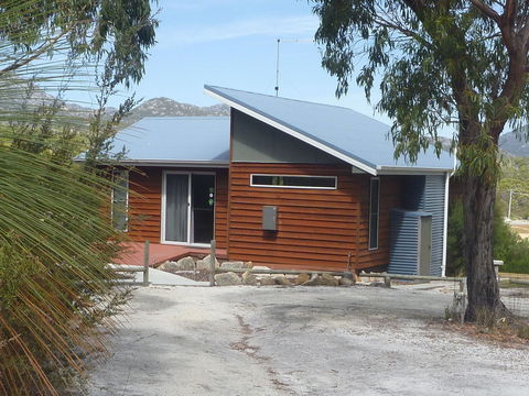 Yakkalla Holiday Cottage - Maitland Accommodation 2